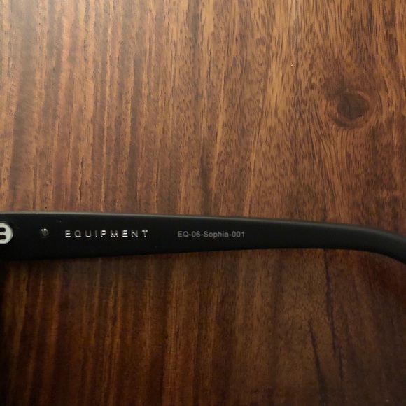 NWOT Equipment sunglasses - Picture 5 of 10